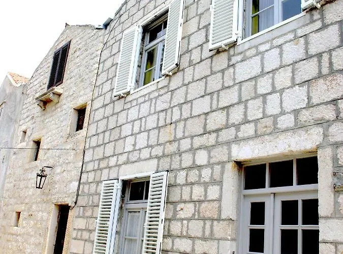 Lija Center 펜션