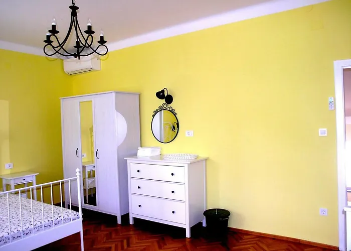Lija Center 펜션 라브