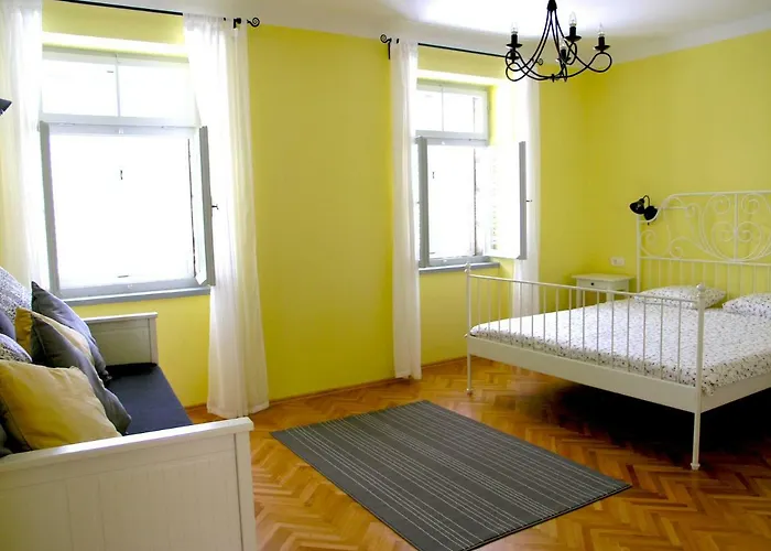 Lija Center 펜션