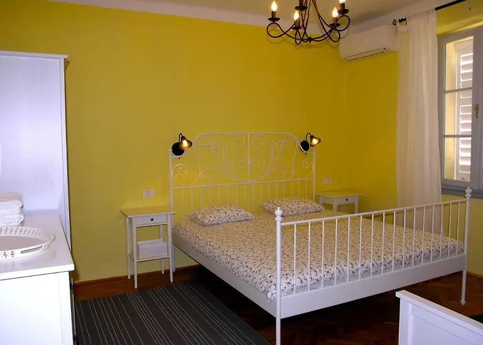 Lija Center 펜션 라브