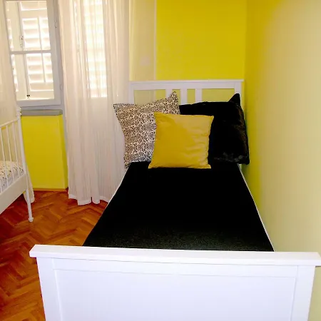 Dom wakacyjny Lija Center *